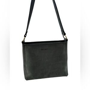 Portland Leather Triangle Leather Bag Peppercorn
